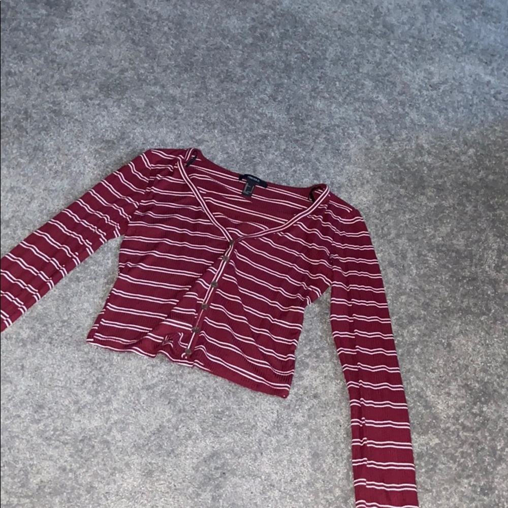 long sleeve t-shirt cropped